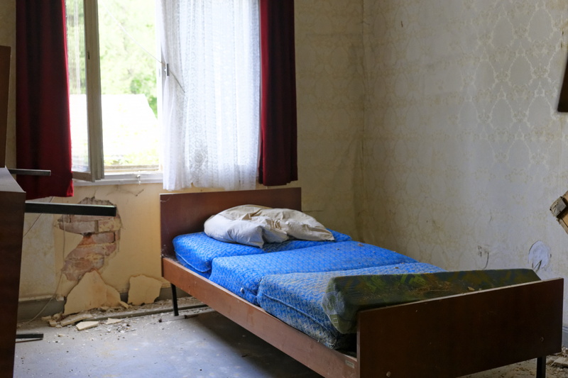 unmade bed