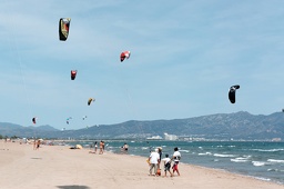 kite surfing